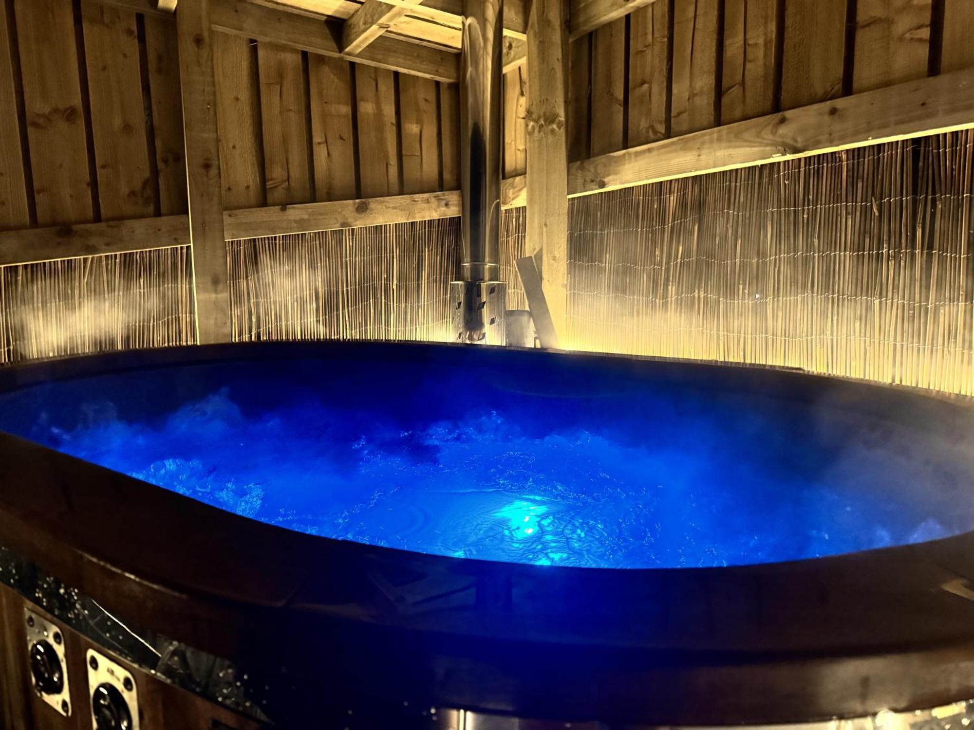 Hotel Deerstone Glamping-Pinhaw Beacon Dome Hot Tub Earby Exterior foto